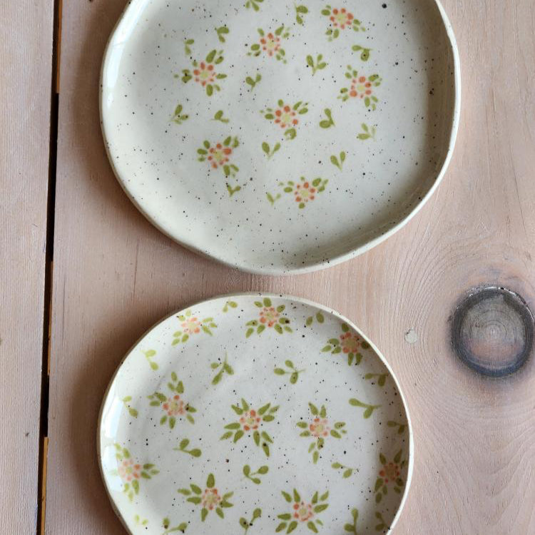Assiette florale en céramique