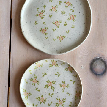 Assiette florale en céramique