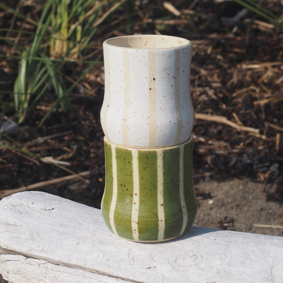 Tasse bombée rayée - Kaki