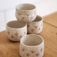 Gobelet fleuri en céramique