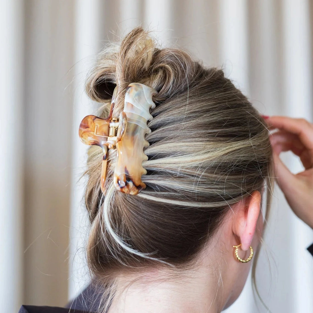 Grande pince à cheveux effet gel