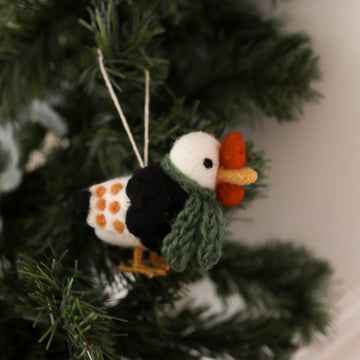 Ornement en feutre - Clara la poule