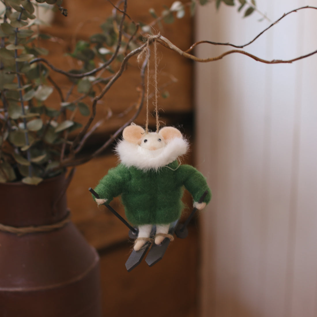 Ornement en feutre - Émilie à ski