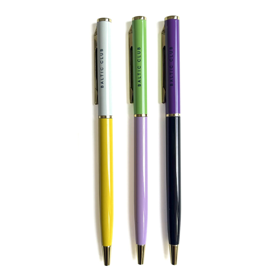 L'ensemble de stylos à bille