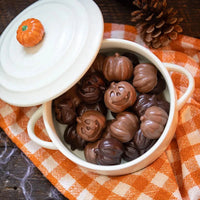 Boîte de citrouilles plein chocolat
