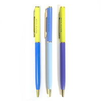 L'ensemble de stylos à bille